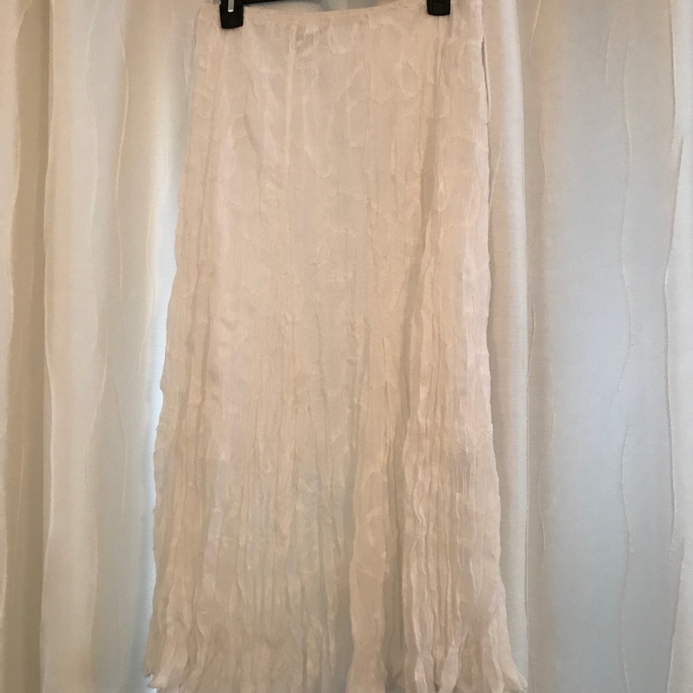 Lined white maxi skirt
